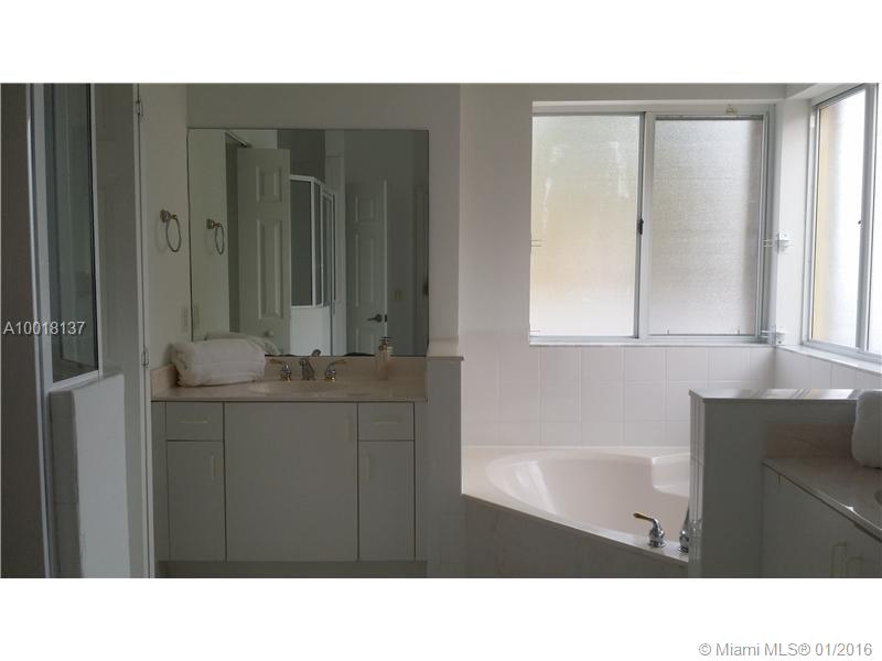 DORAL ISLES CATALINA - Residential