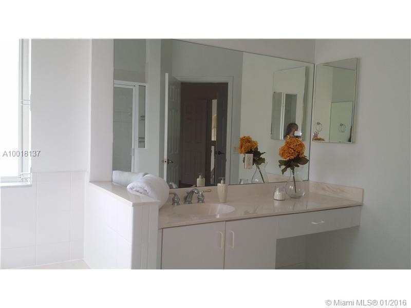 DORAL ISLES CATALINA - Residential