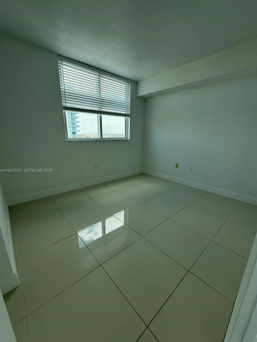 TERRAZAS RIVERPARK VILLAG - Residential