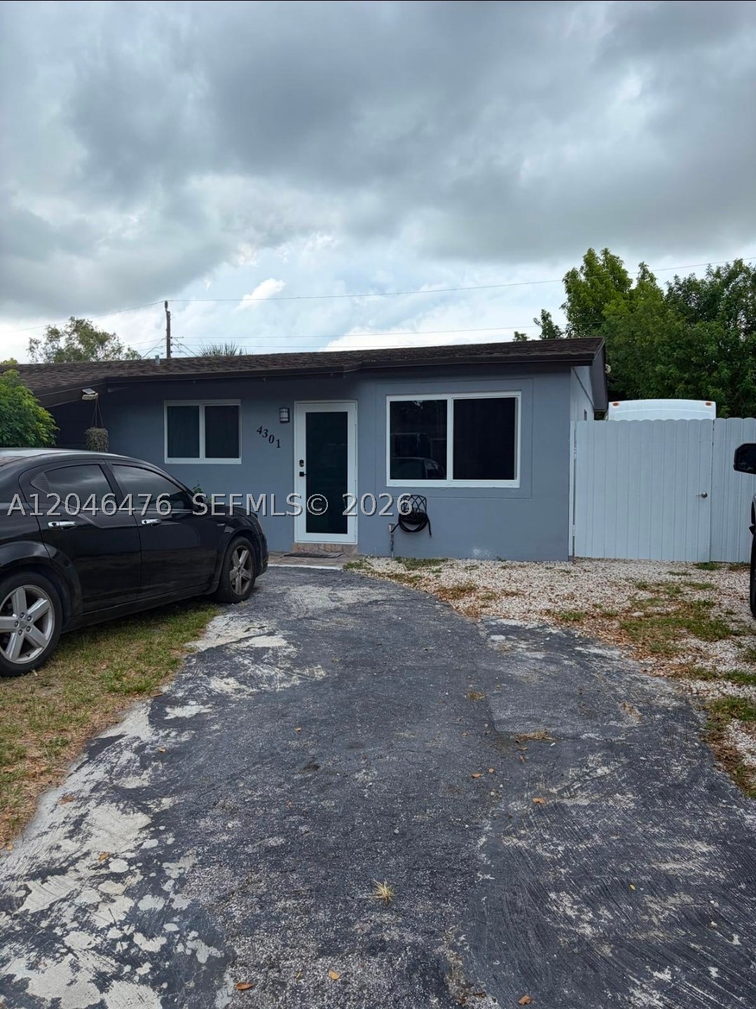 Investor Special !!!! Single Family Home with 3 Rental units $$$ SALE INCLUDES MOBILE HOME ON PROPERTY THAT IS CURRENTLY RENTED OUT $$ LIVE IN HOME & RENT THE OTHER 2 UNITS PAYS YOUR MORTGAGE $$ JUST REMODELED 3 BEDROOMS AND 2.5 BATHROOMS !! IMPACT WINDOWS & DOORS !!! FRESHLY PAINTED, NEW PVC LAMINATE FLOORS, NEW KITCHEN CABINETS, NEW COUNTER TOPS, NEW STAINLESS STEEL KITCHEN APPLIANCES, NEW WASHER AND DRYER. CLOSE TO SHOPPING CENTER AND HIGHWAYS. NO HOA. BIG YARD WITH ROOM TO EXPAND !!! OWNER FINANCING AVAILABLE !!! HURRY WON'T LAST !!!!