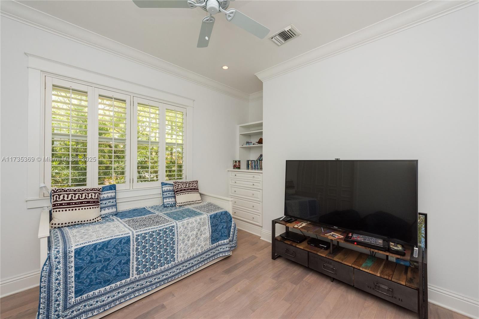 TROPICAL ISLE HOMES SUB 4 - Residential