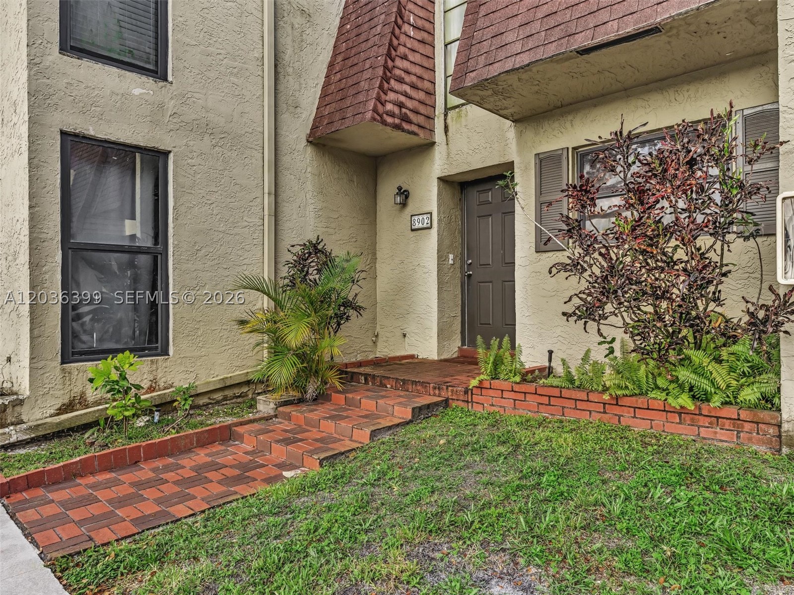 WESTVIEW CONDOMINIUM NO O - Residential