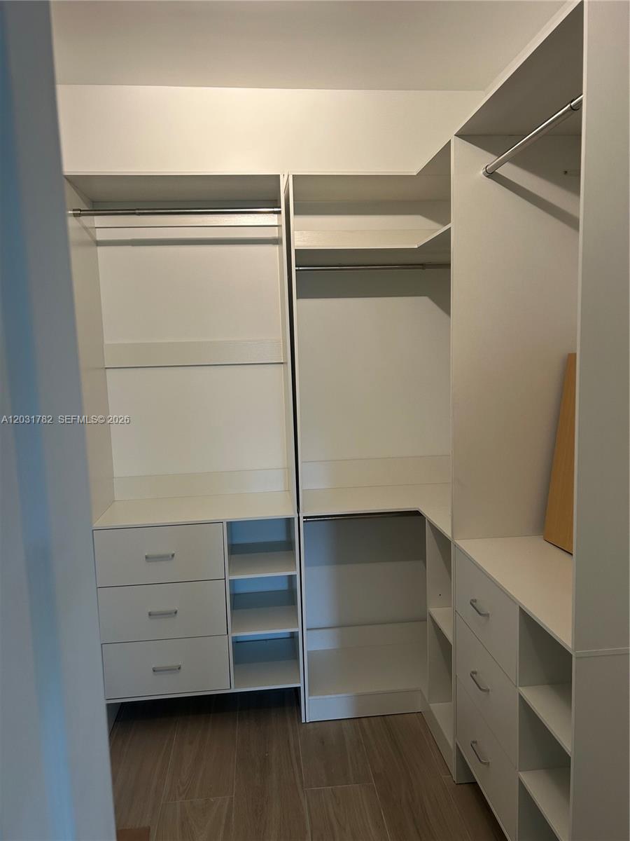 APPLEGREEN CONDO APTS 1 - Residential Lease