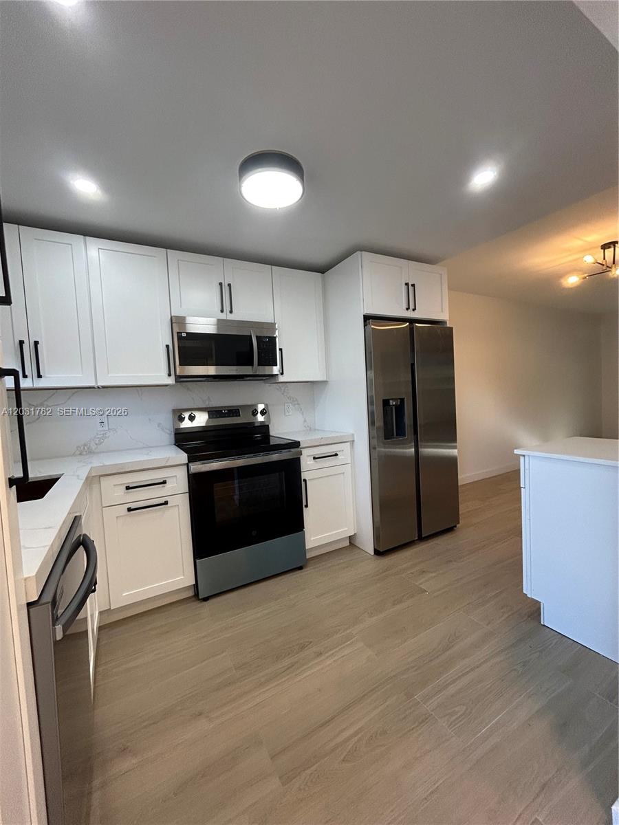 APPLEGREEN CONDO APTS 1 - Residential Lease