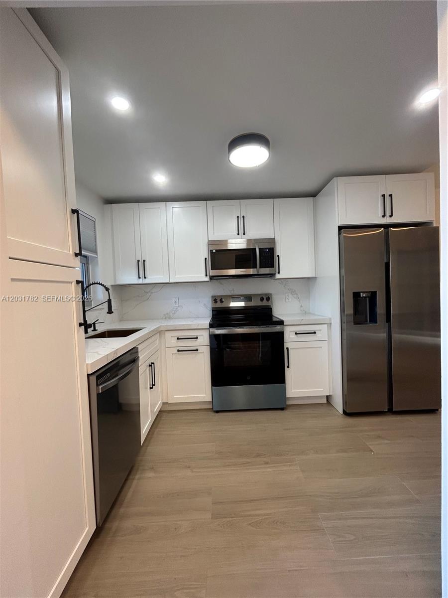 APPLEGREEN CONDO APTS 1 - Residential Lease