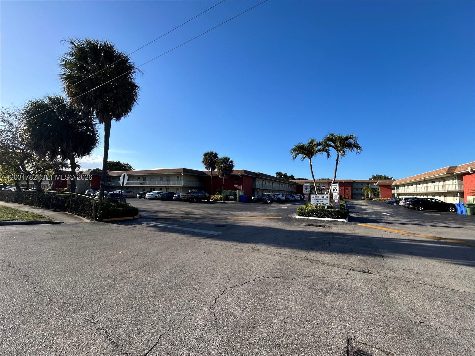 APPLEGREEN CONDO APTS 1 - Residential Lease