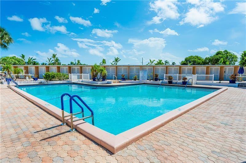 IMPERIAL POINT COLONNADES - Residential Lease