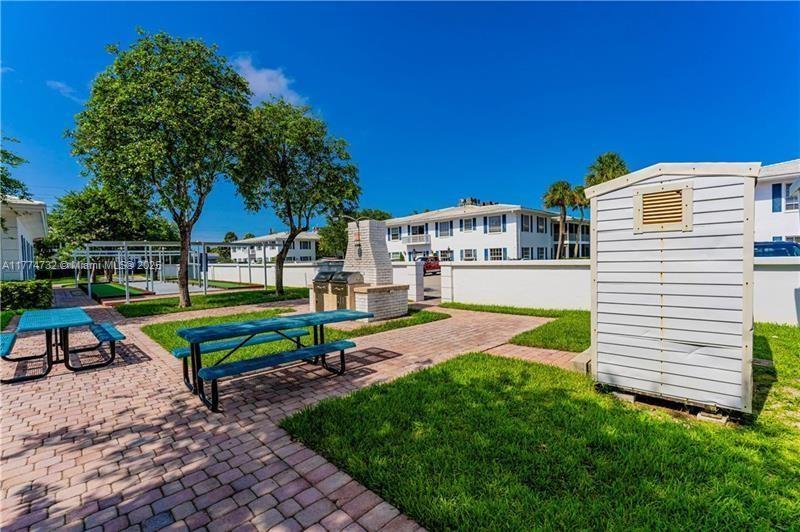IMPERIAL POINT COLONNADES - Residential Lease