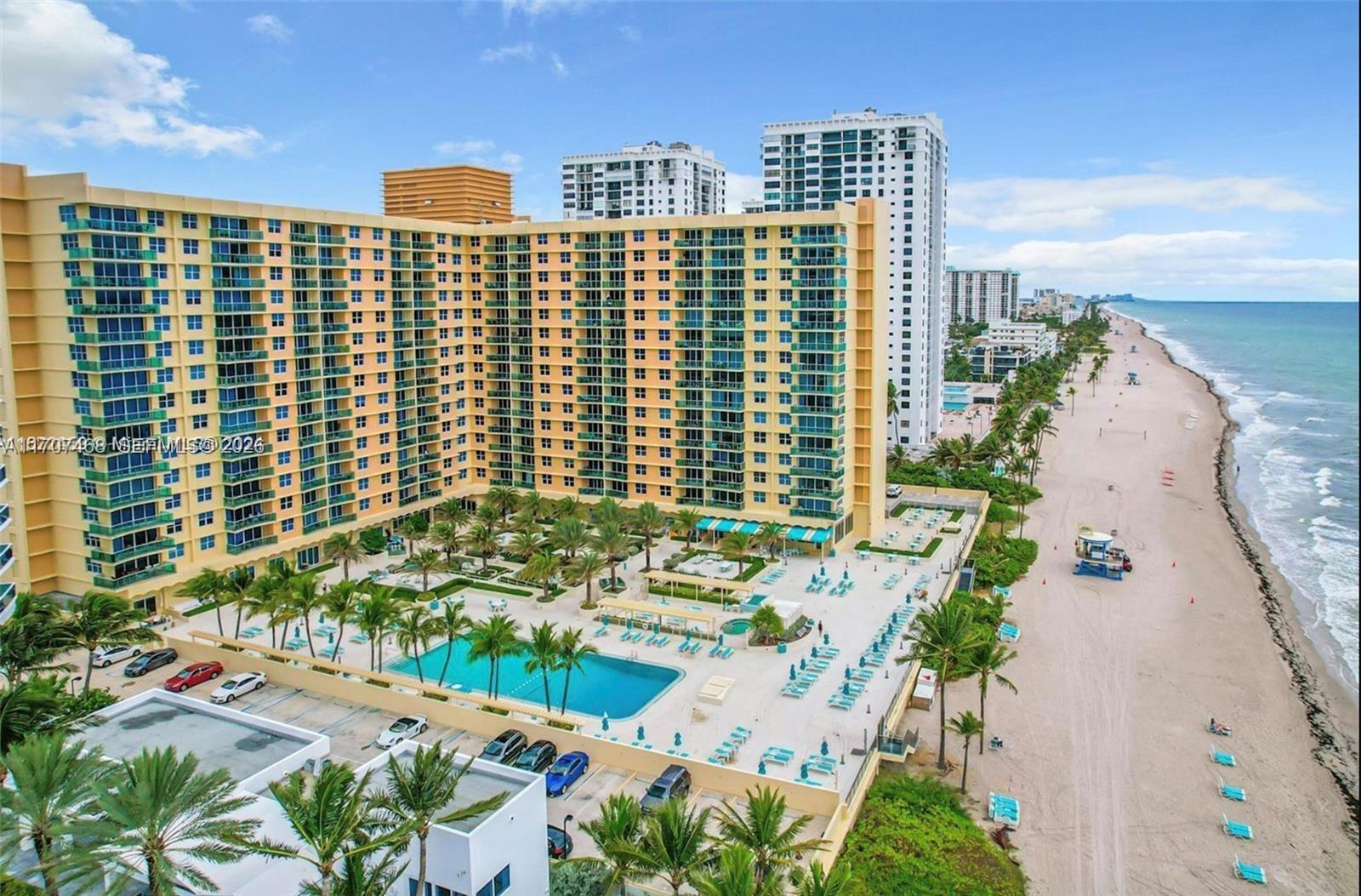 WAVE CONDO - Residential