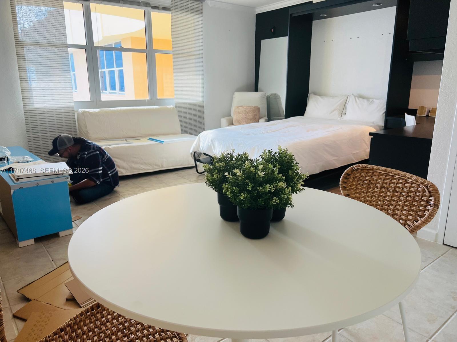 WAVE CONDO - Residential