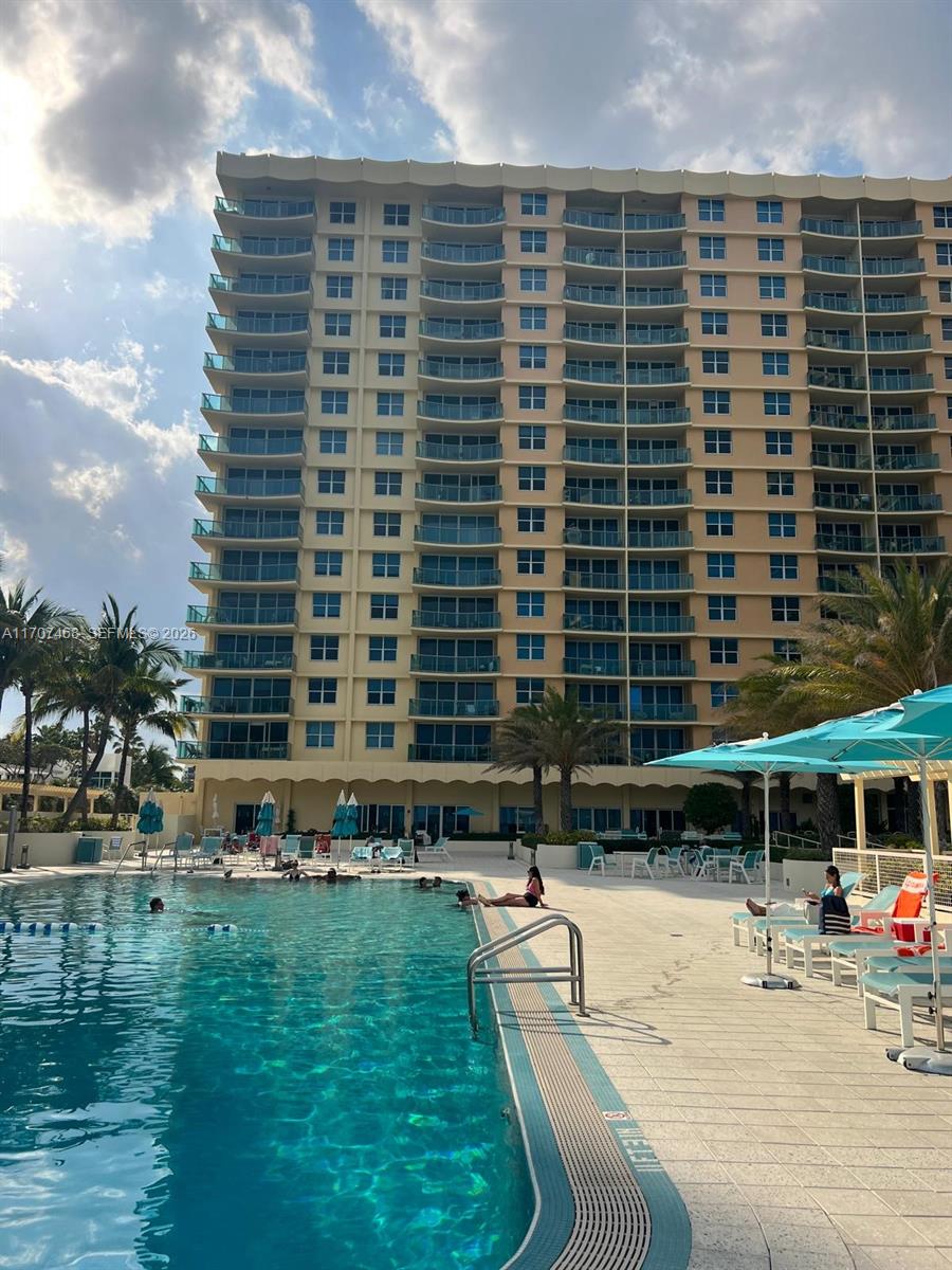 WAVE CONDO - Residential