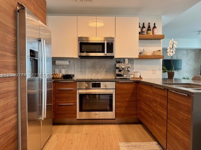 THE CRIMSON CONDO - Residential