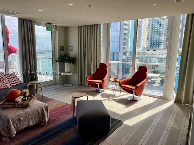 THE CRIMSON CONDO - Residential