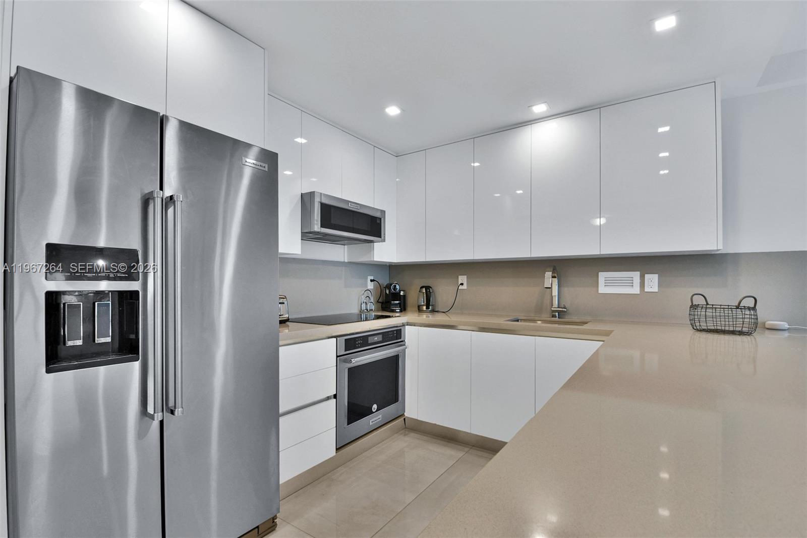 RONEY PALACE CONDO - Residential