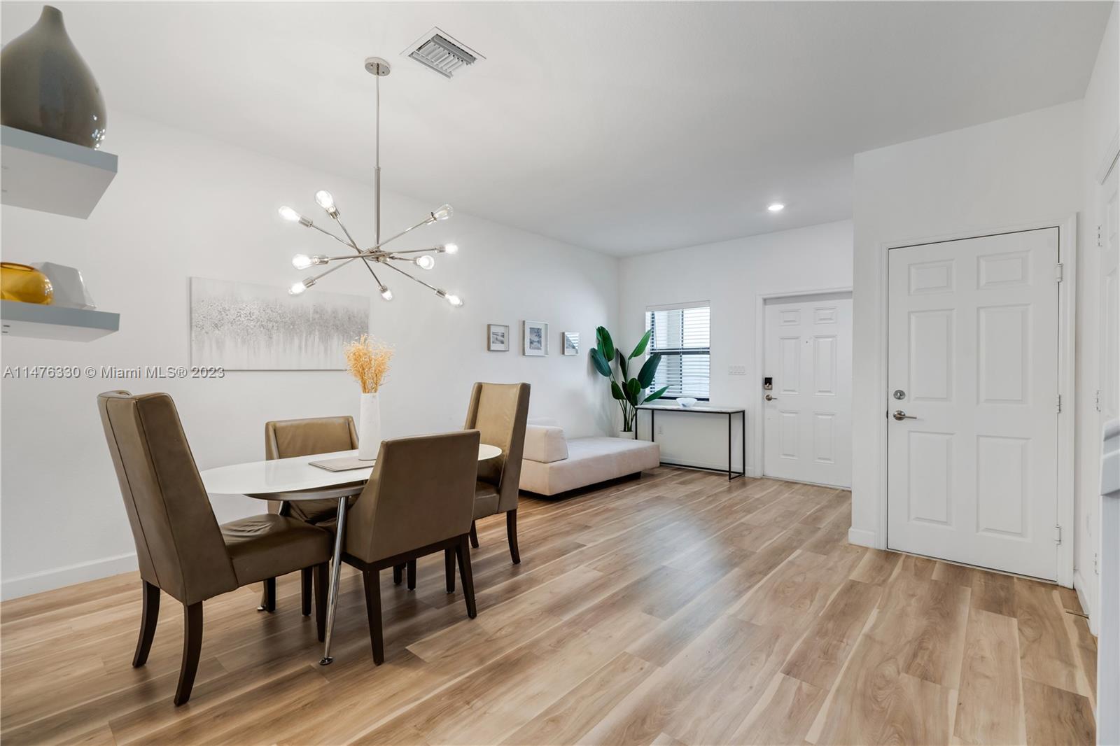 TROTTERS CHASE - Residential