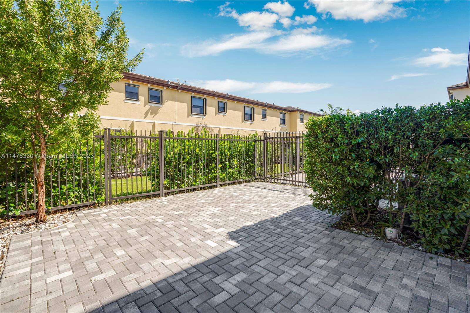 TROTTERS CHASE - Residential