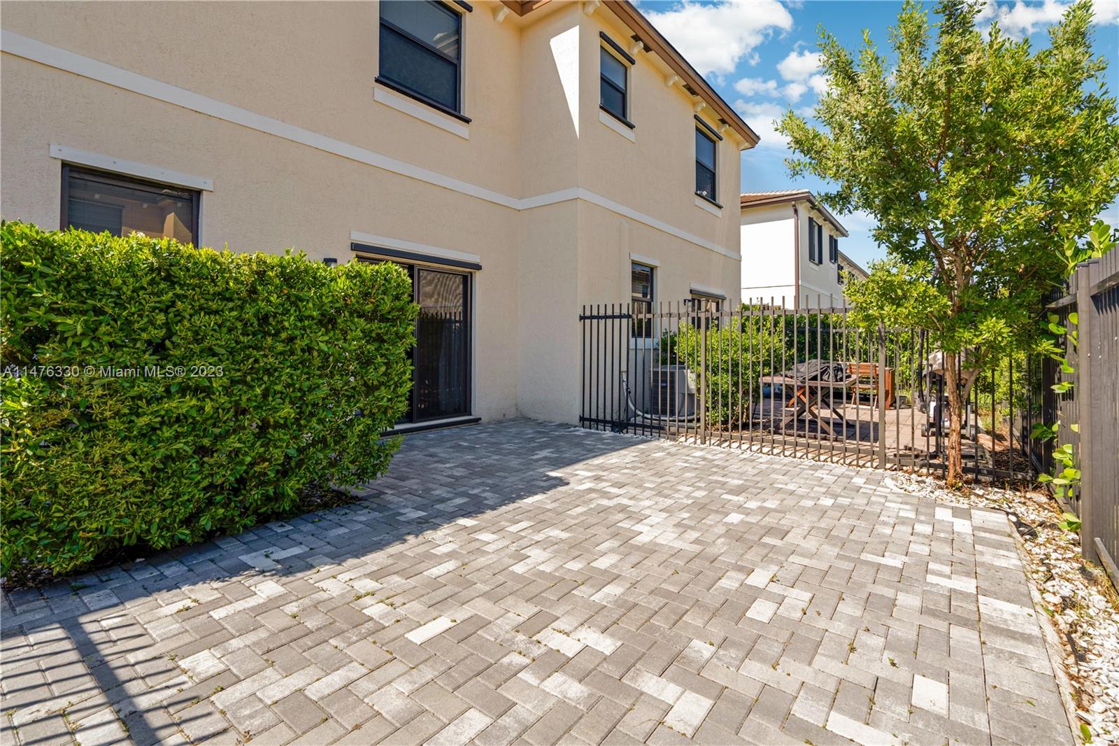 TROTTERS CHASE - Residential