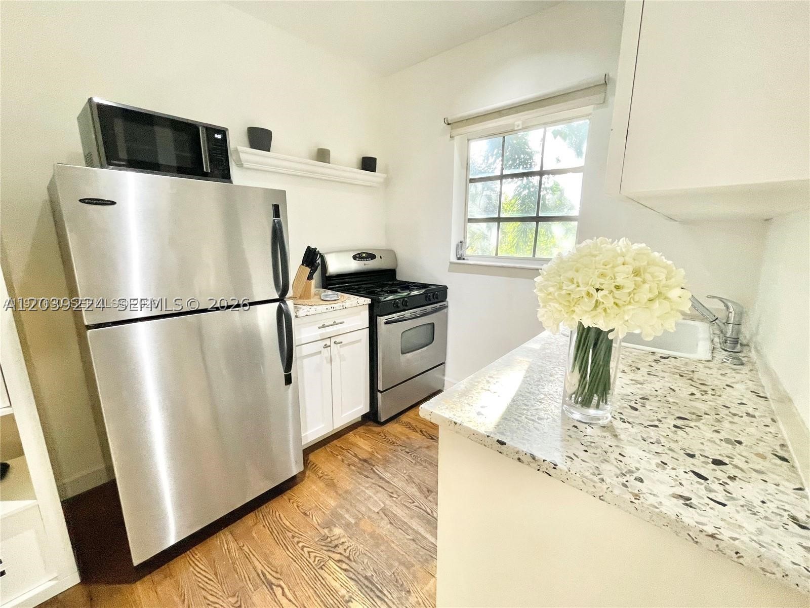BEACHGARDENS CONDO - Residential Lease