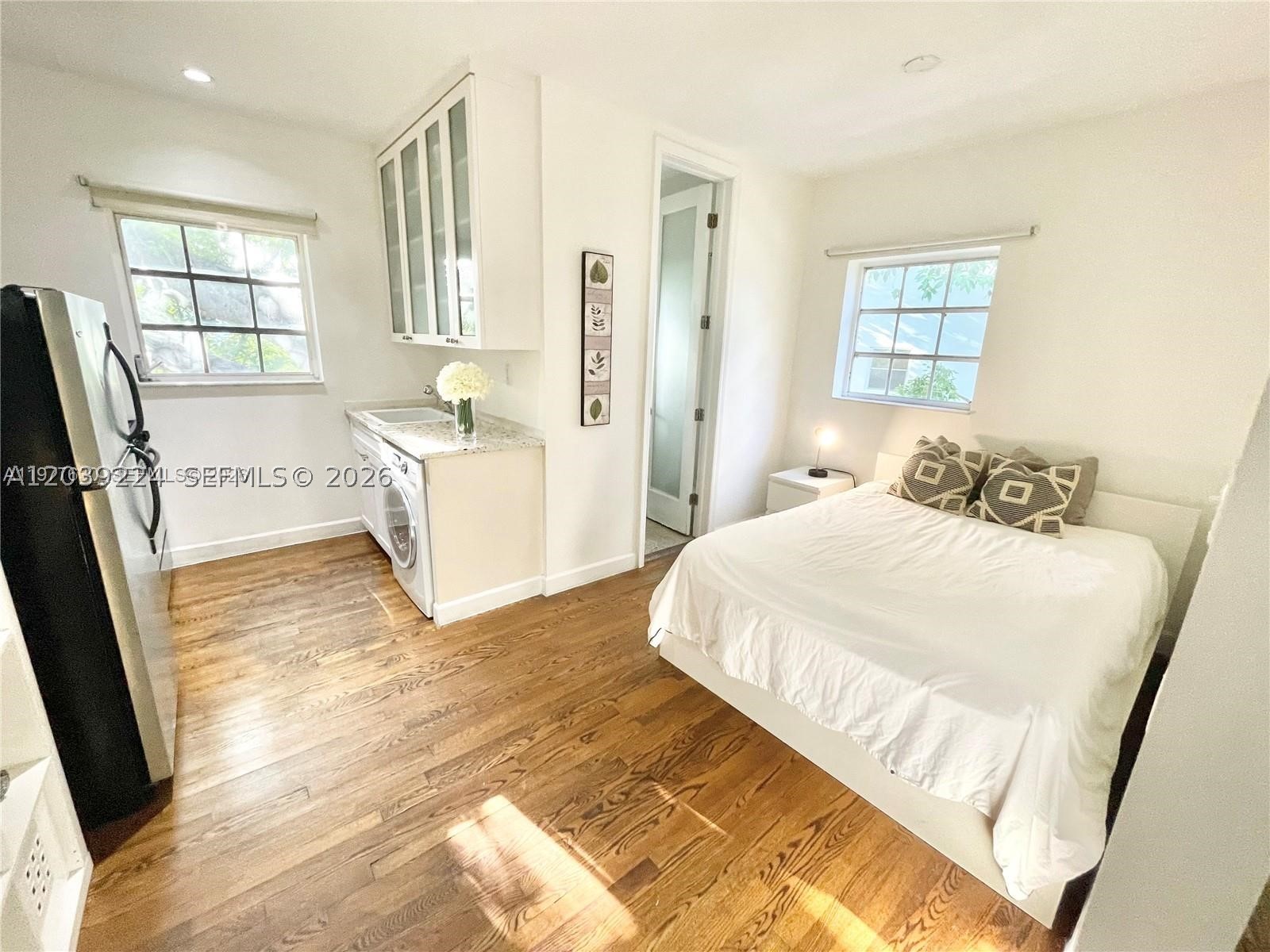 BEACHGARDENS CONDO - Residential Lease