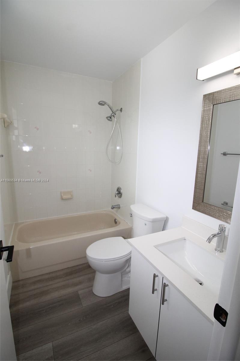 VISTA ALEGRE TOWNHOMES VI - Residential Lease