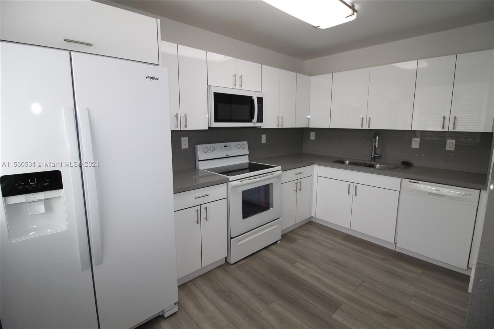 VISTA ALEGRE TOWNHOMES VI - Residential Lease