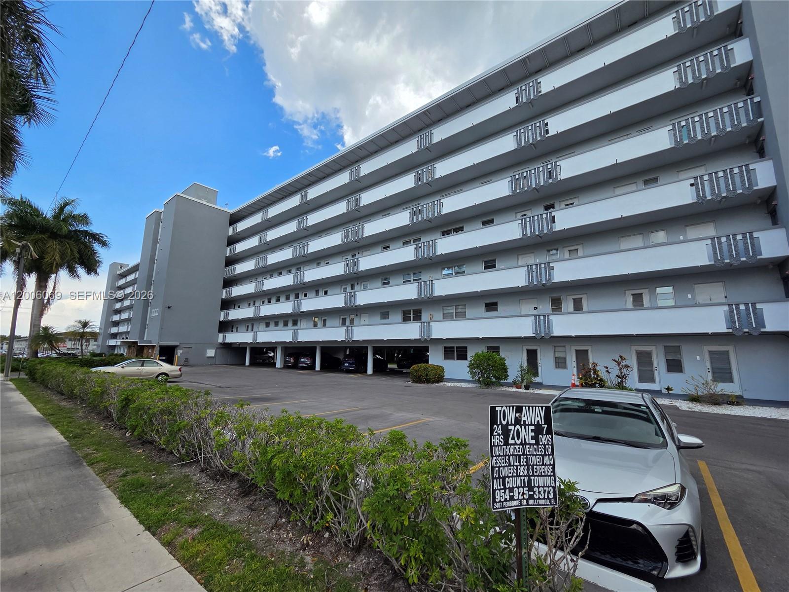 FAIRWAYS ROYALE CONDO - Residential