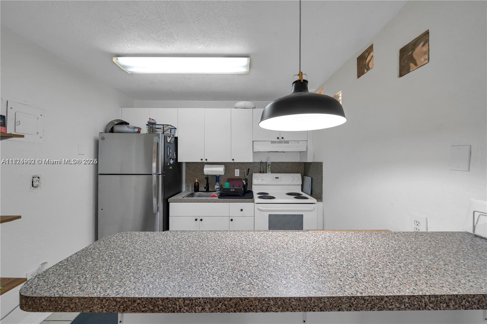 TEMPO CONDO PH I - Residential Lease