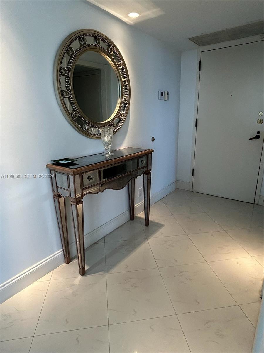 TURNBERRY ISLE SOUTH COND - Residential