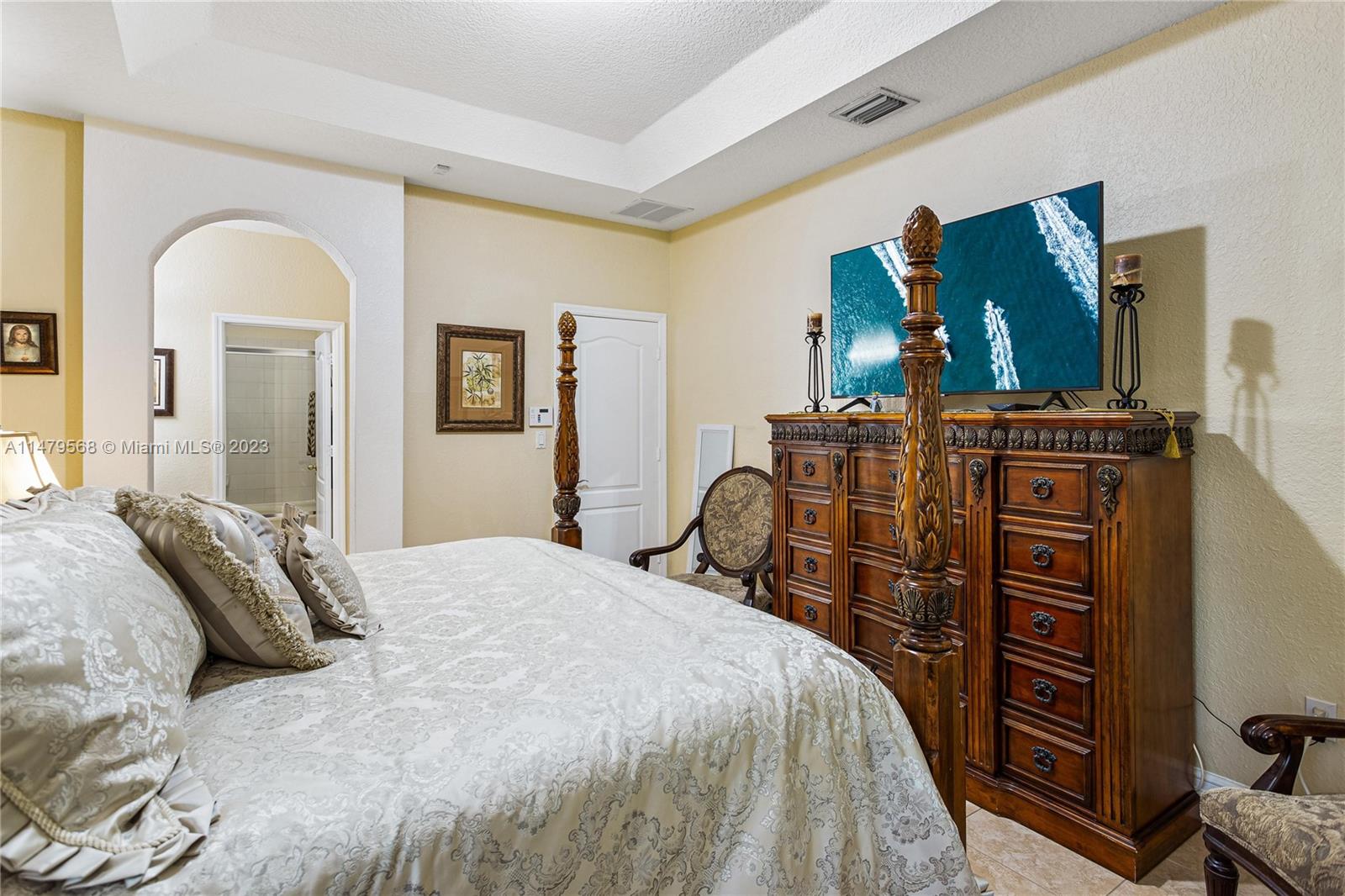 SILVER PALM LAKE - Residential
