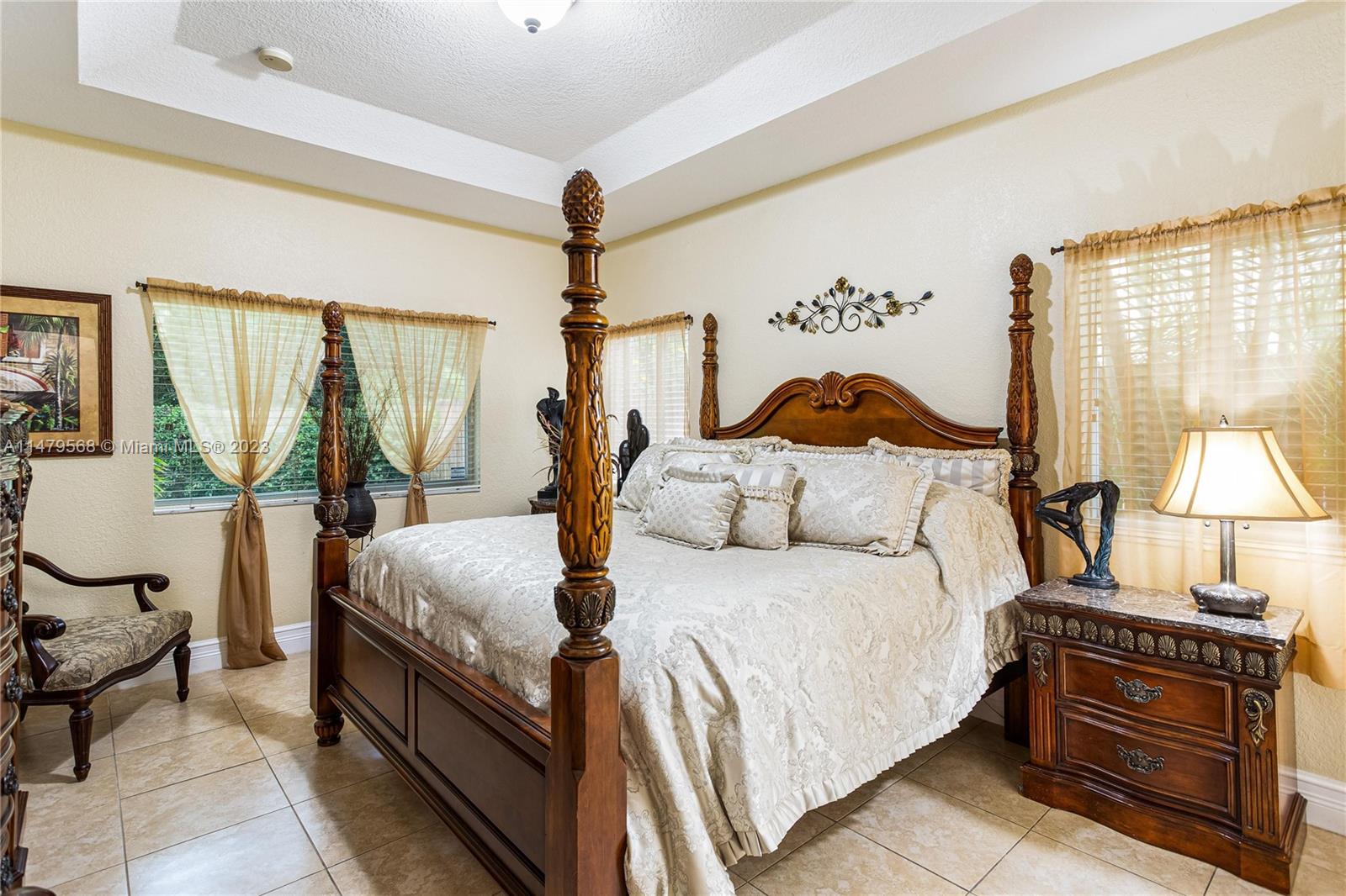 SILVER PALM LAKE - Residential