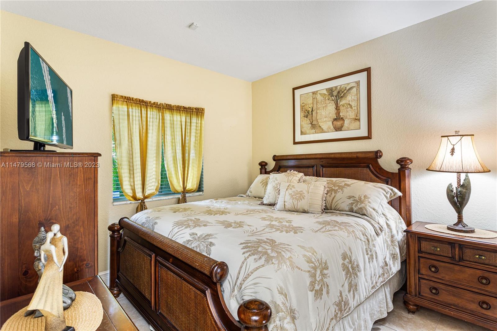 SILVER PALM LAKE - Residential