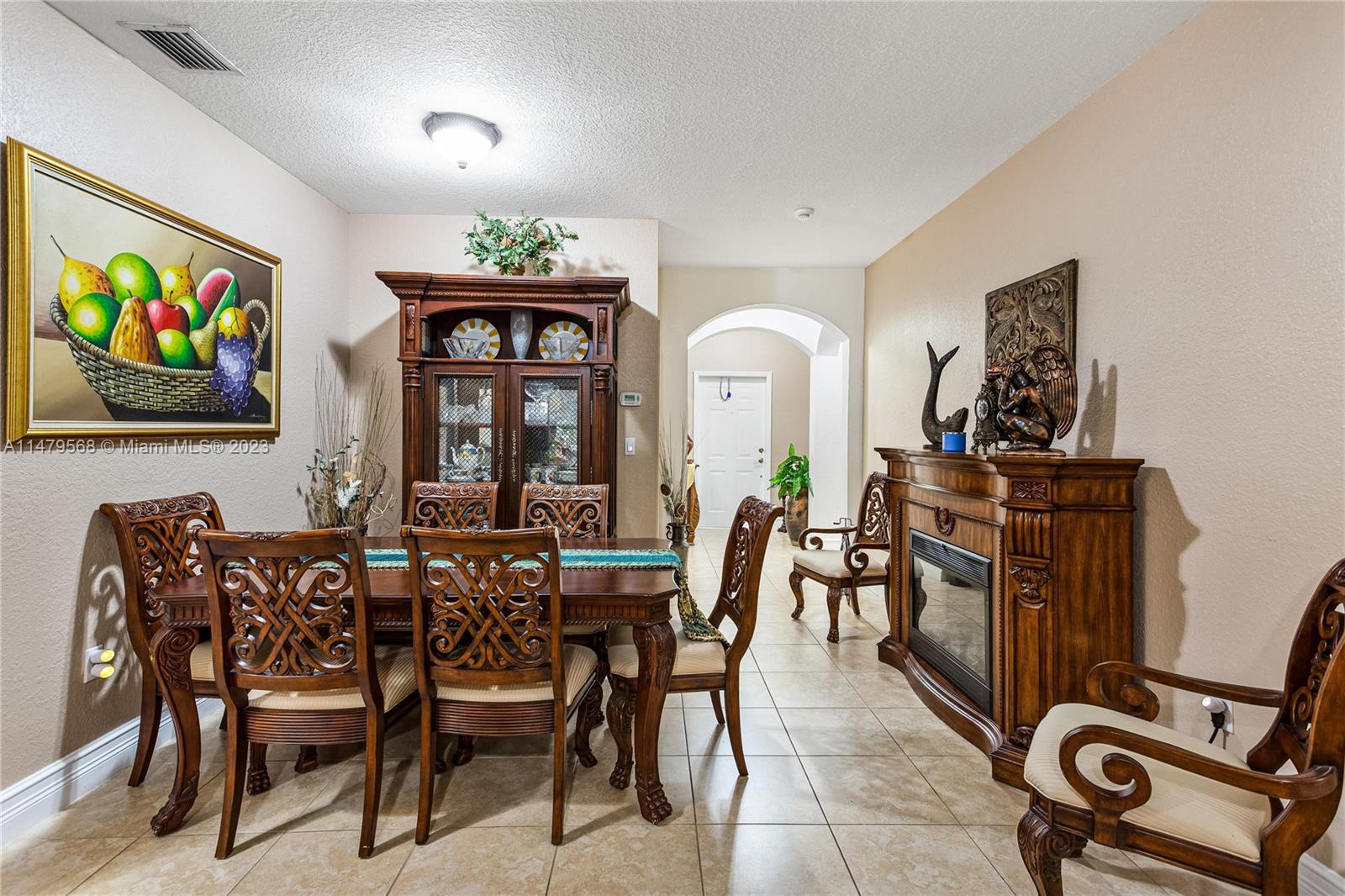 SILVER PALM LAKE - Residential