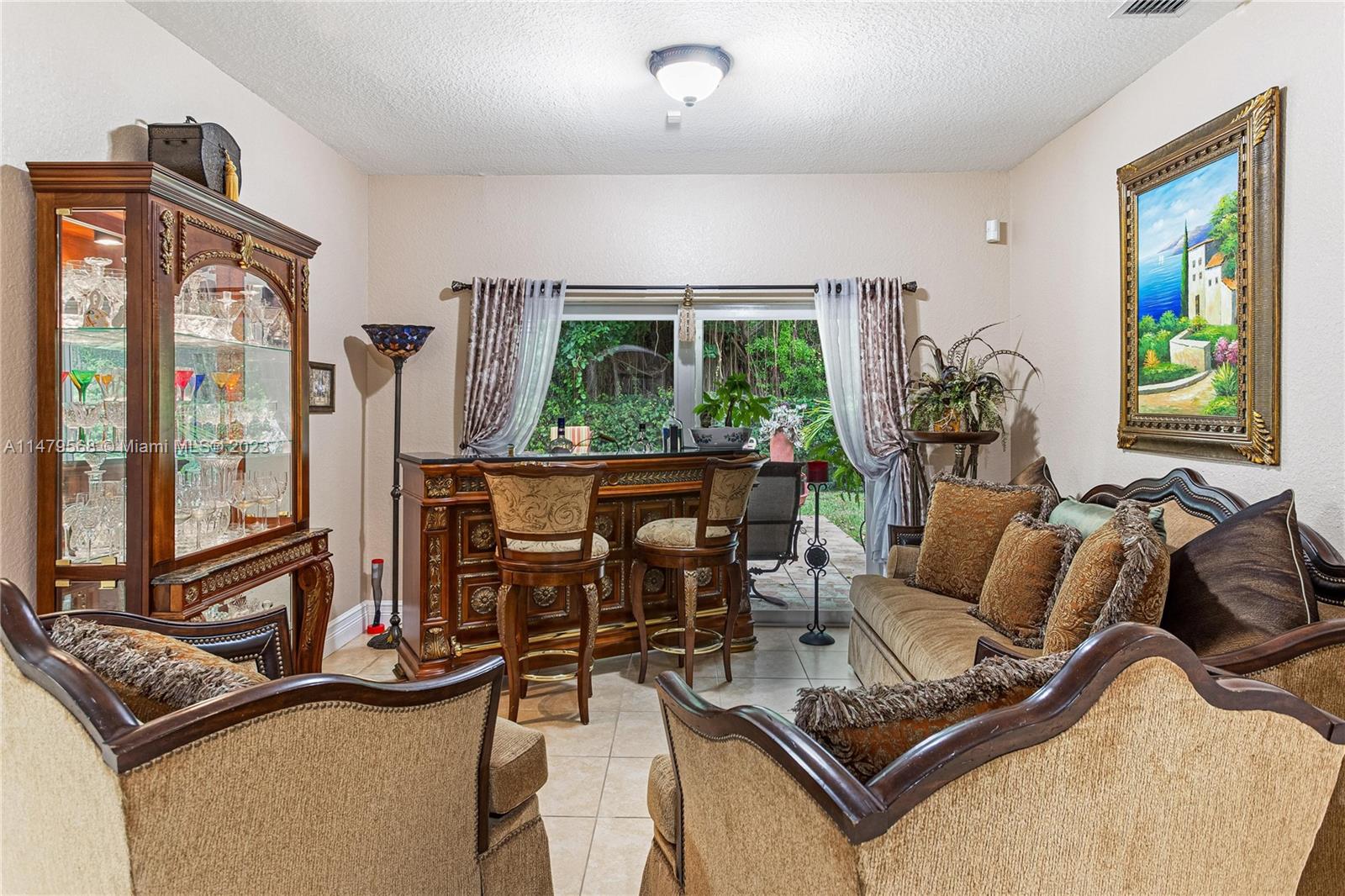 SILVER PALM LAKE - Residential
