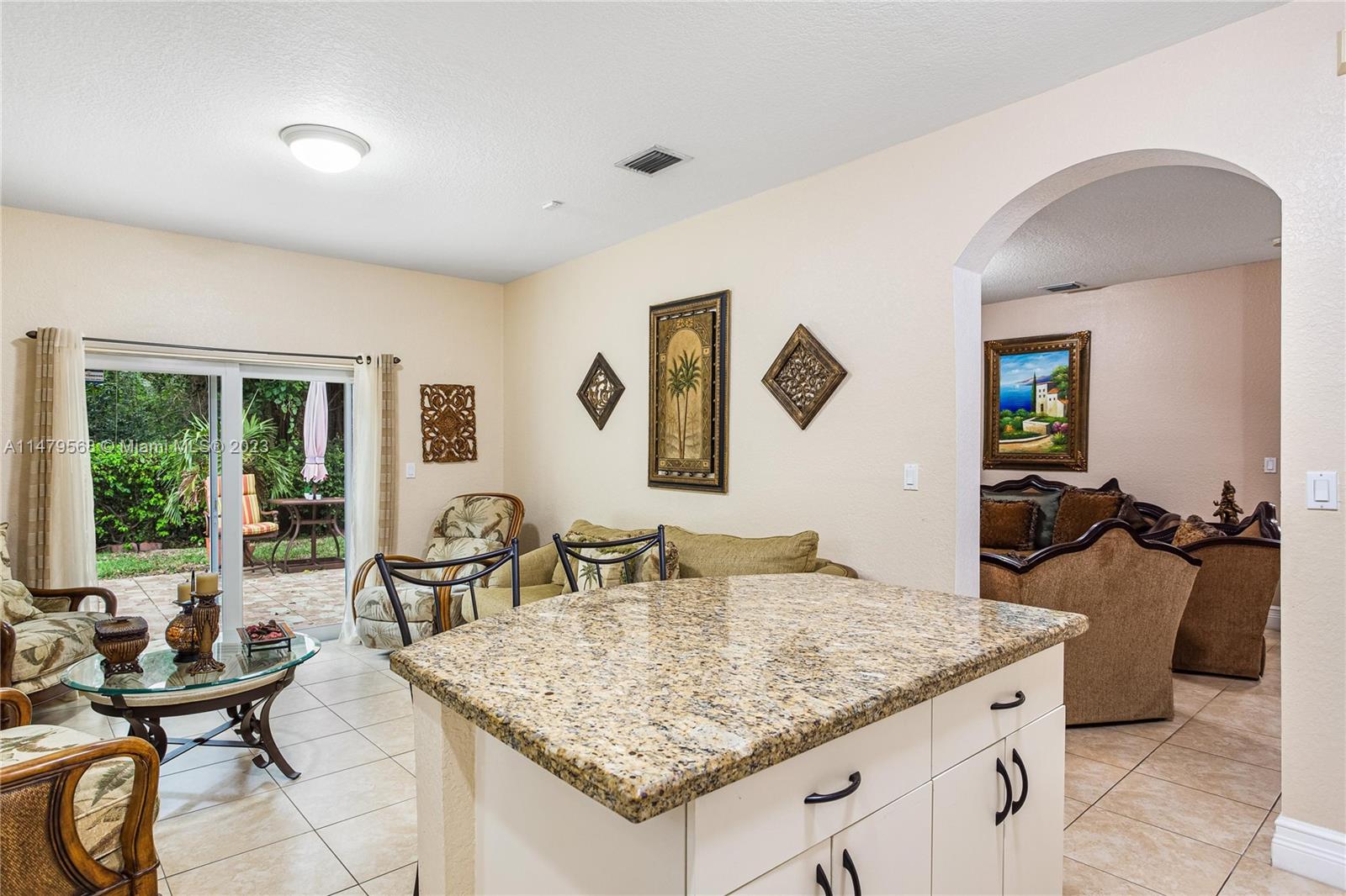 SILVER PALM LAKE - Residential