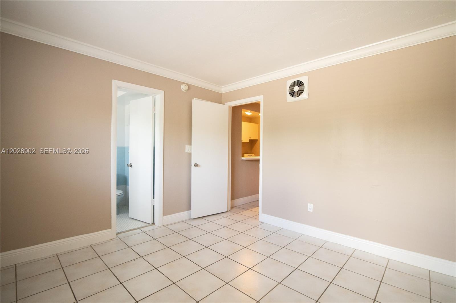 SALZEDO IN THE GABLES CON - Residential