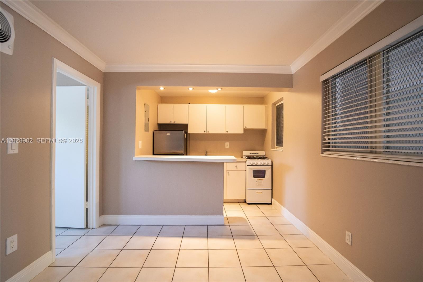 Chic and cozy 1-bedroom, 1-bathroom unit in the heart of Coral Gables, located on a beautiful tree-lined street. Features include new impact windows, new A/C, spacious walk-in closet, community pool, on-site laundry facilities, and one assigned parking space. Enjoy walking distance to Miracle Mile, restaurants, cafés, and bakeries. Conveniently located just minutes from UM, Brickell, Downtown Miami, and MIA Airport.

Excellent investment opportunity! Unit is currently tenant-occupied and rented for $1,750 per month. Maintenance fee is $320
