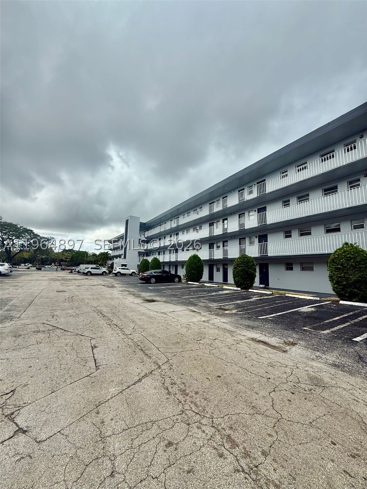 ROYAL OAKS CONDO - Residential