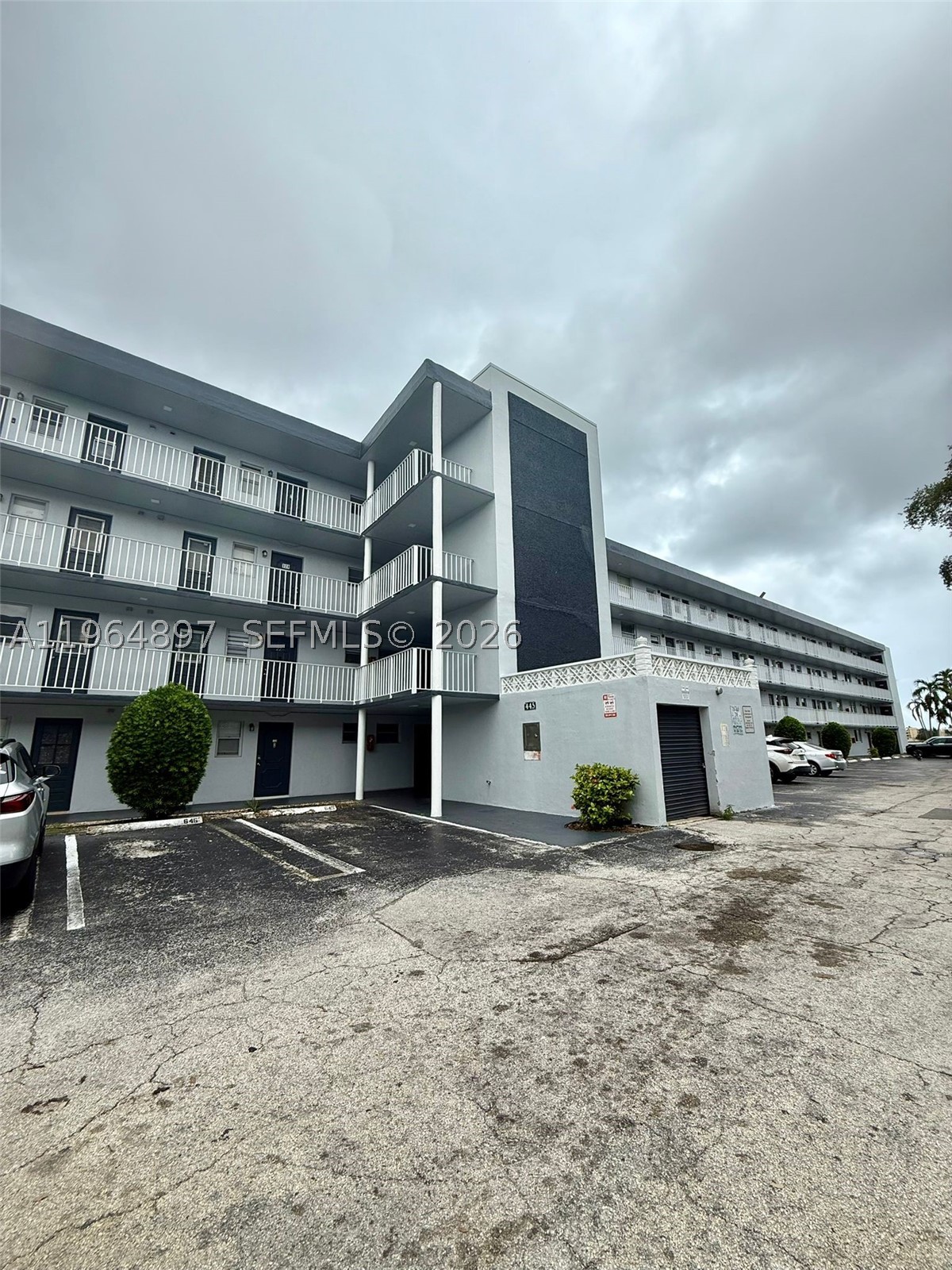 ROYAL OAKS CONDO - Residential