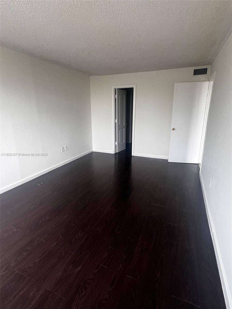 MONTECARLO CONDO - Residential