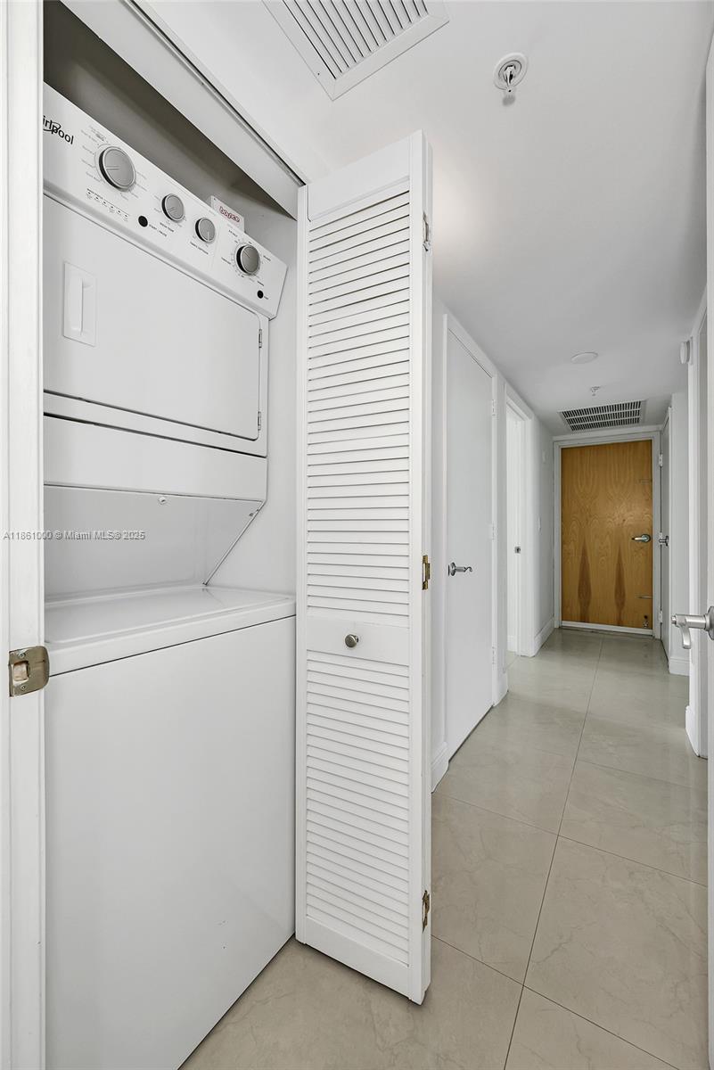 THE PARC AT TURNBERRY ISLE - Residential Lease