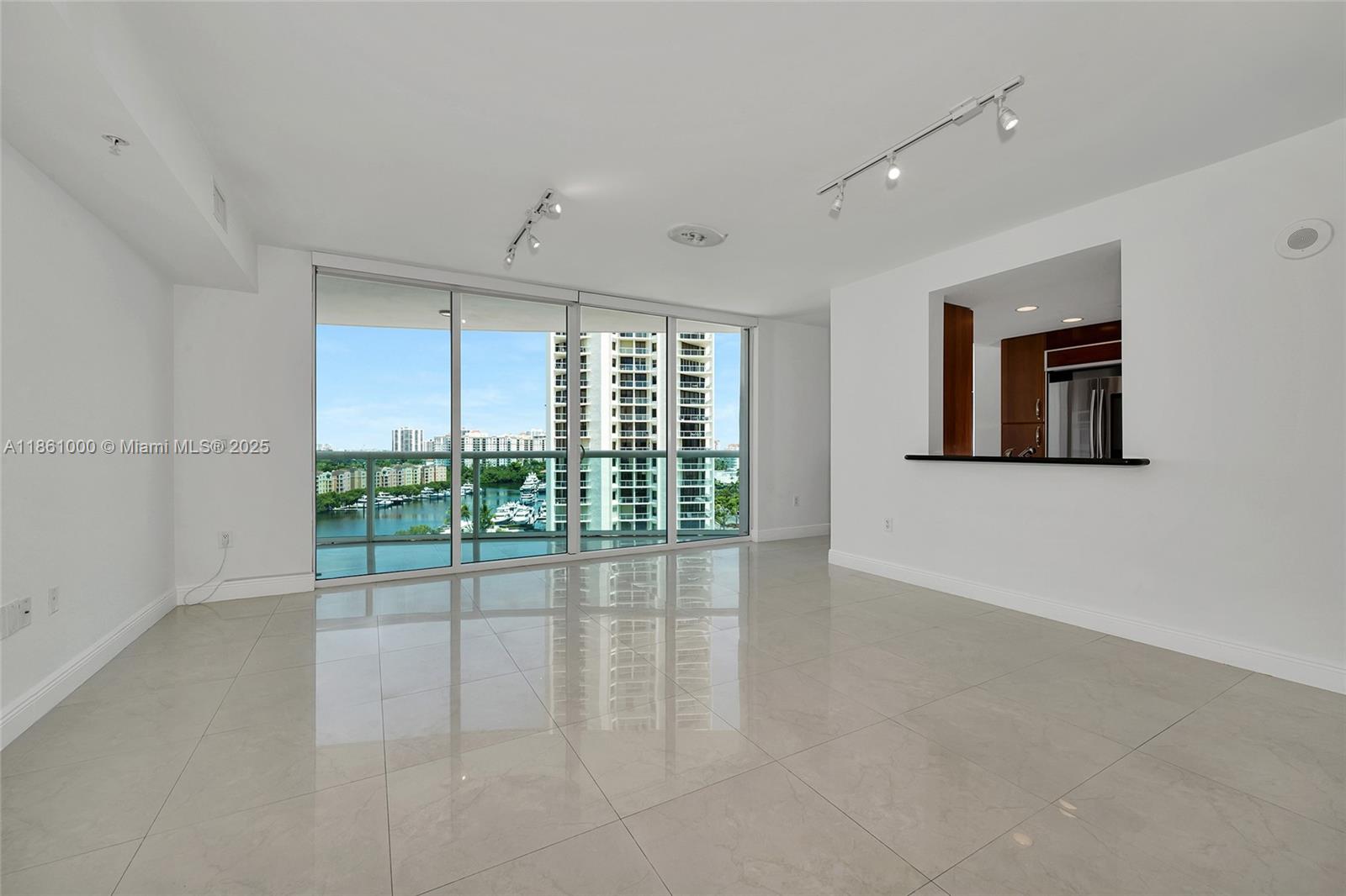 THE PARC AT TURNBERRY ISLE - Residential Lease