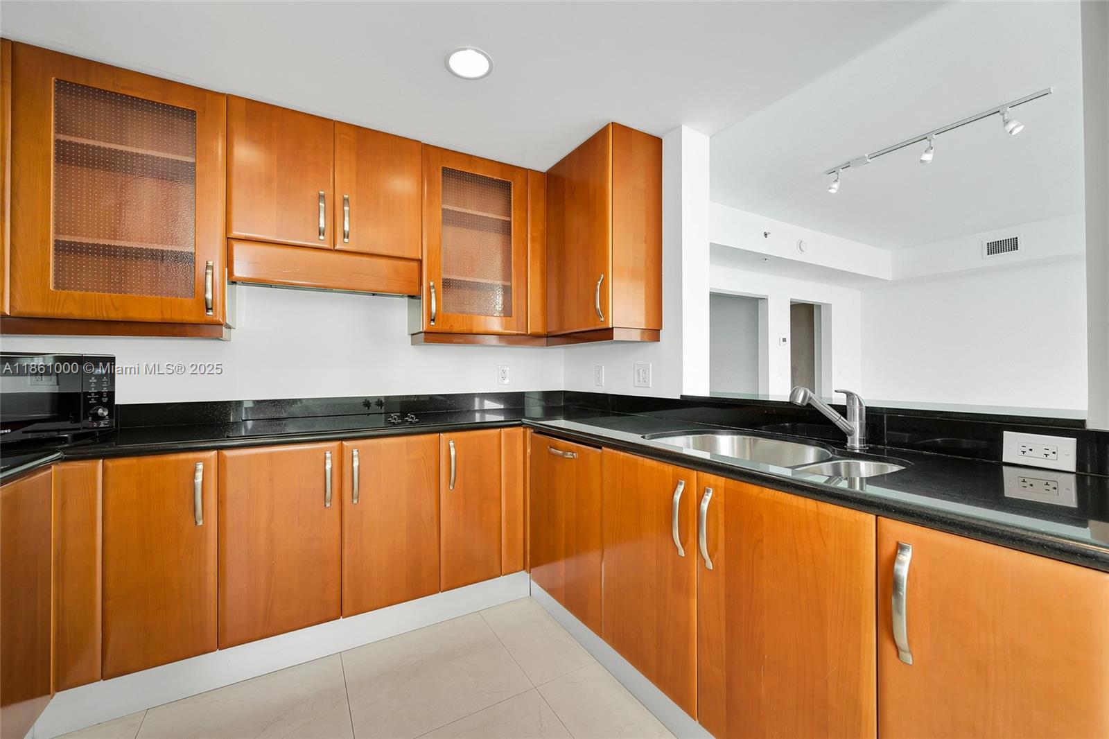 THE PARC AT TURNBERRY ISLE - Residential Lease