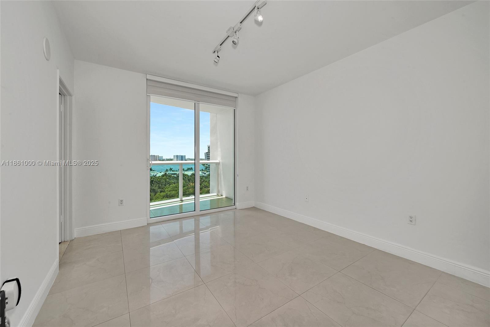 THE PARC AT TURNBERRY ISLE - Residential Lease