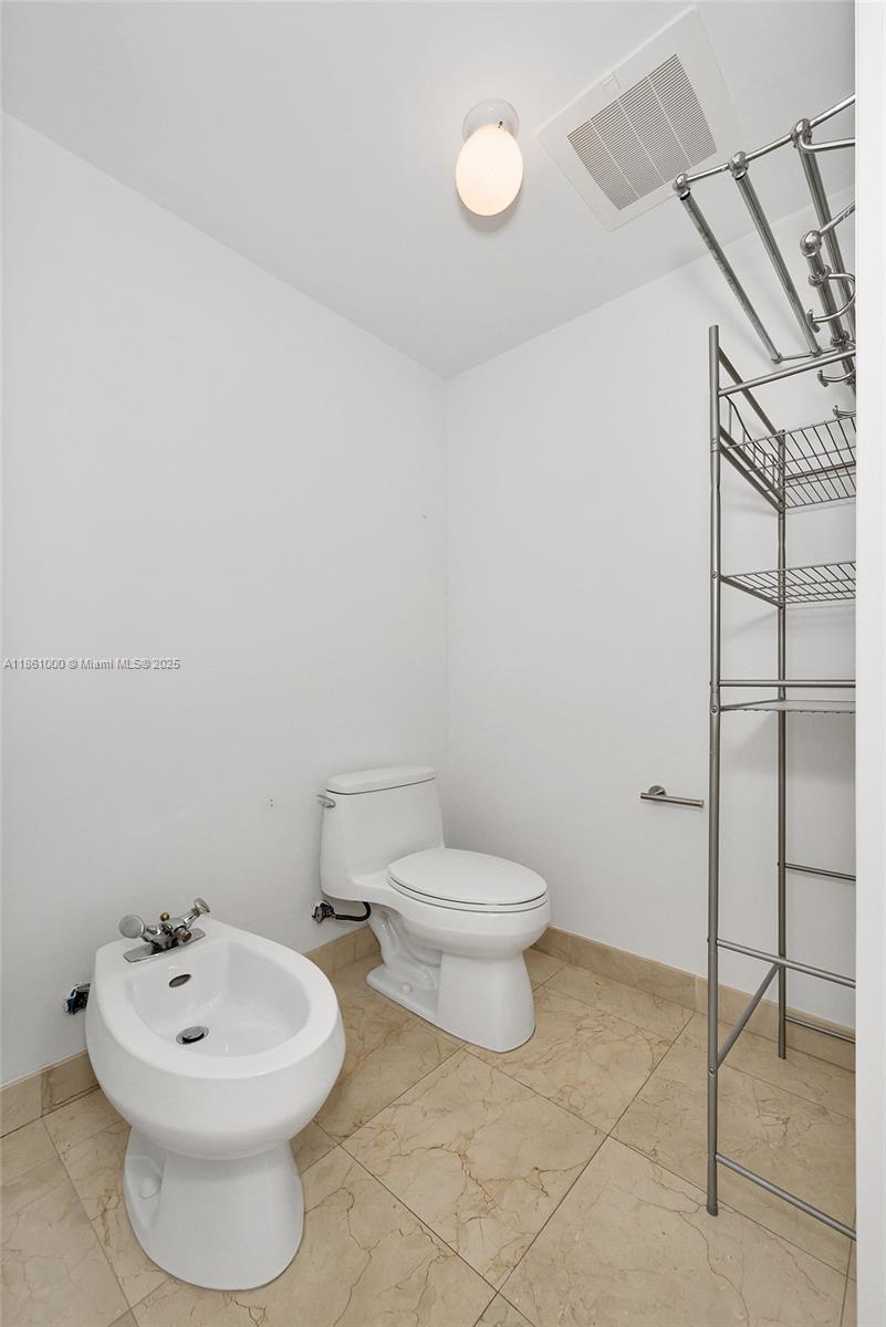 THE PARC AT TURNBERRY ISLE - Residential Lease