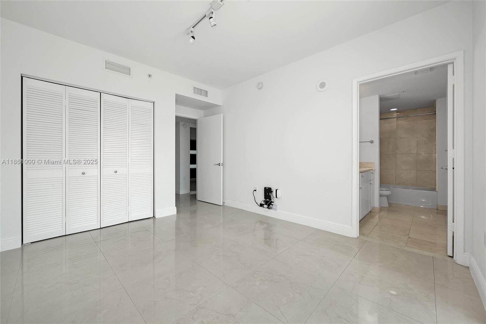 THE PARC AT TURNBERRY ISLE - Residential Lease