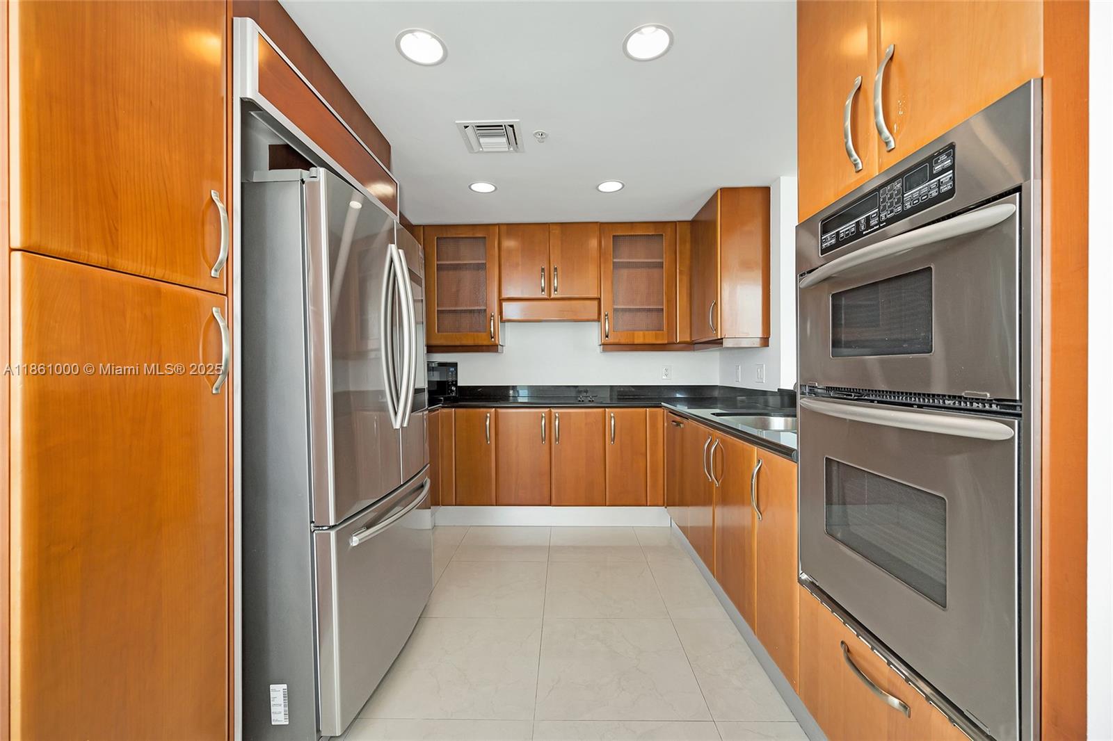 THE PARC AT TURNBERRY ISLE - Residential Lease