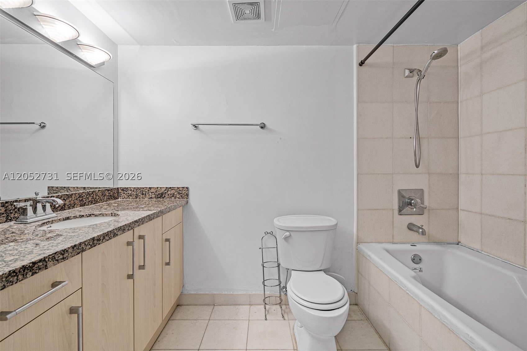CASABLANCA VILLAS CONDO - Residential Lease