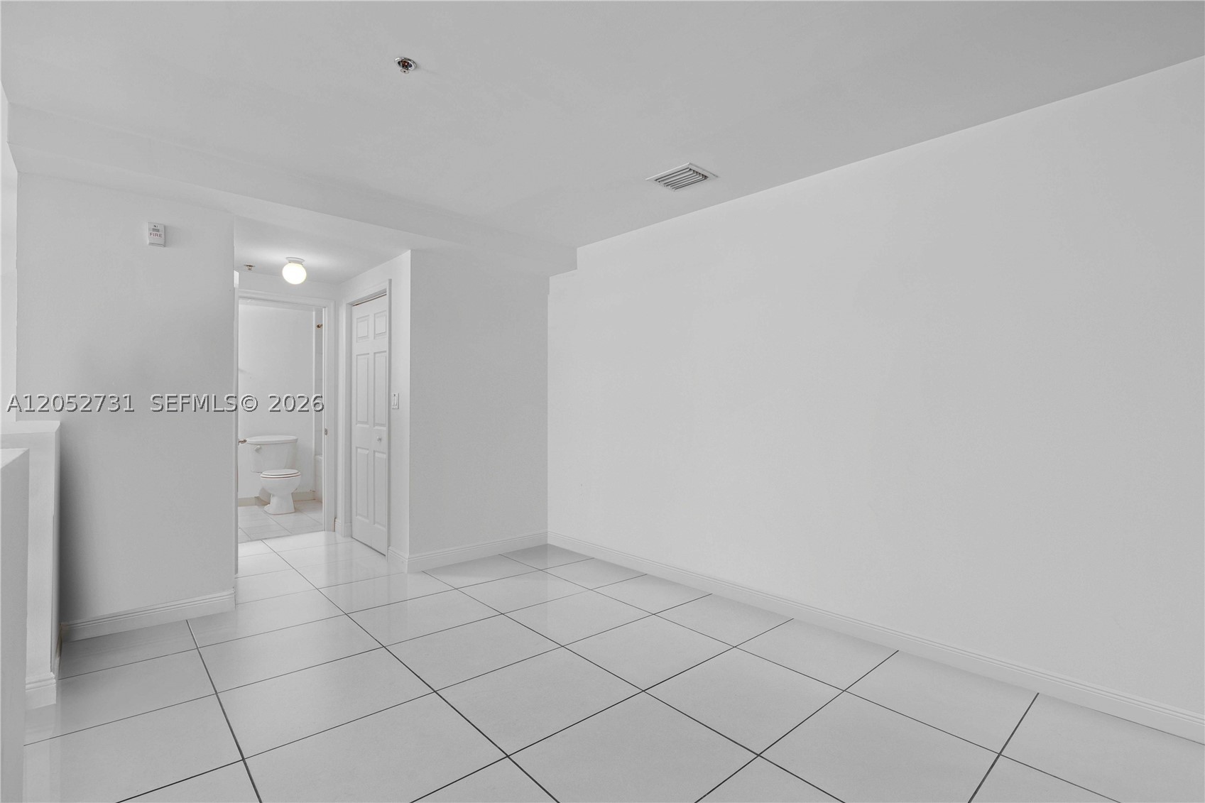CASABLANCA VILLAS CONDO - Residential Lease