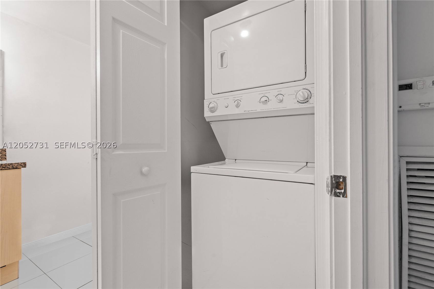CASABLANCA VILLAS CONDO - Residential Lease