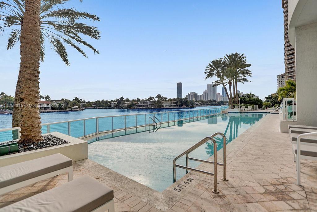 HAMPTONS SOUTH CONDO - Residential Lease